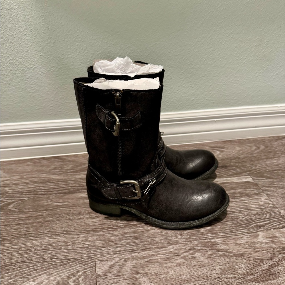 Rebels Siam Mid Calf 3 Boot w/Side Buckle & Zipper Detail Size 6.5 NWOB